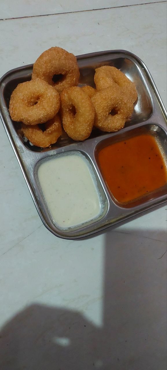 Best Medu vada order from The South Indian Plate near Khar, Bandra and Santacruz in Mumbai.