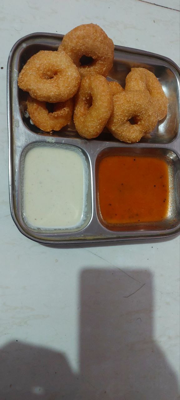 Best Medu vada order from The South Indian Plate near Khar, Bandra and Santacruz in Mumbai.