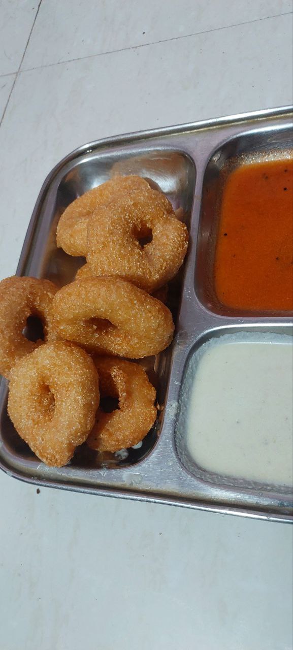 Best Medu vada order from The South Indian Plate near Khar, Bandra and Santacruz in Mumbai.